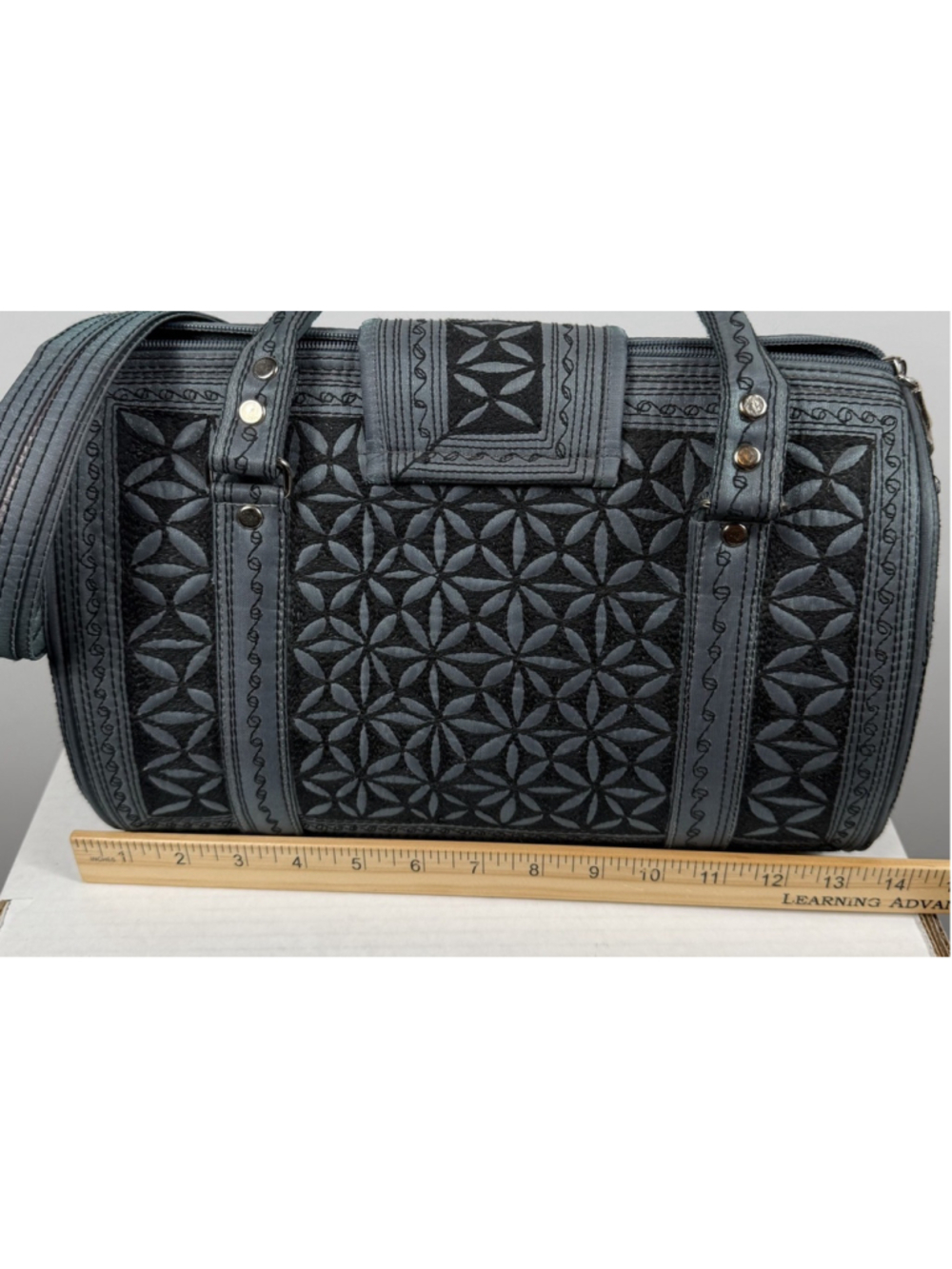 Banda Bags Hitam Large Barrel Purse Gray Blue Floral Shoulder Adjustable Strap - Picture 10 of 10